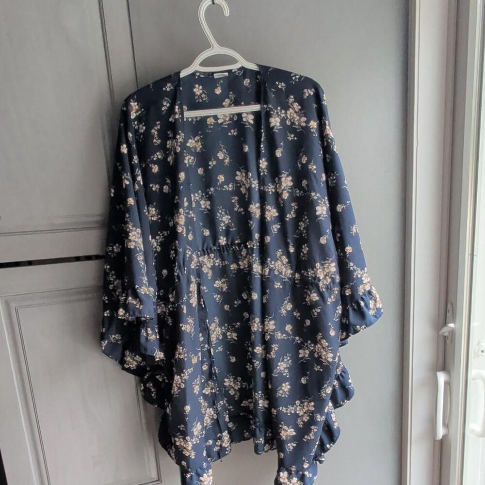 Navy blue floral kimono